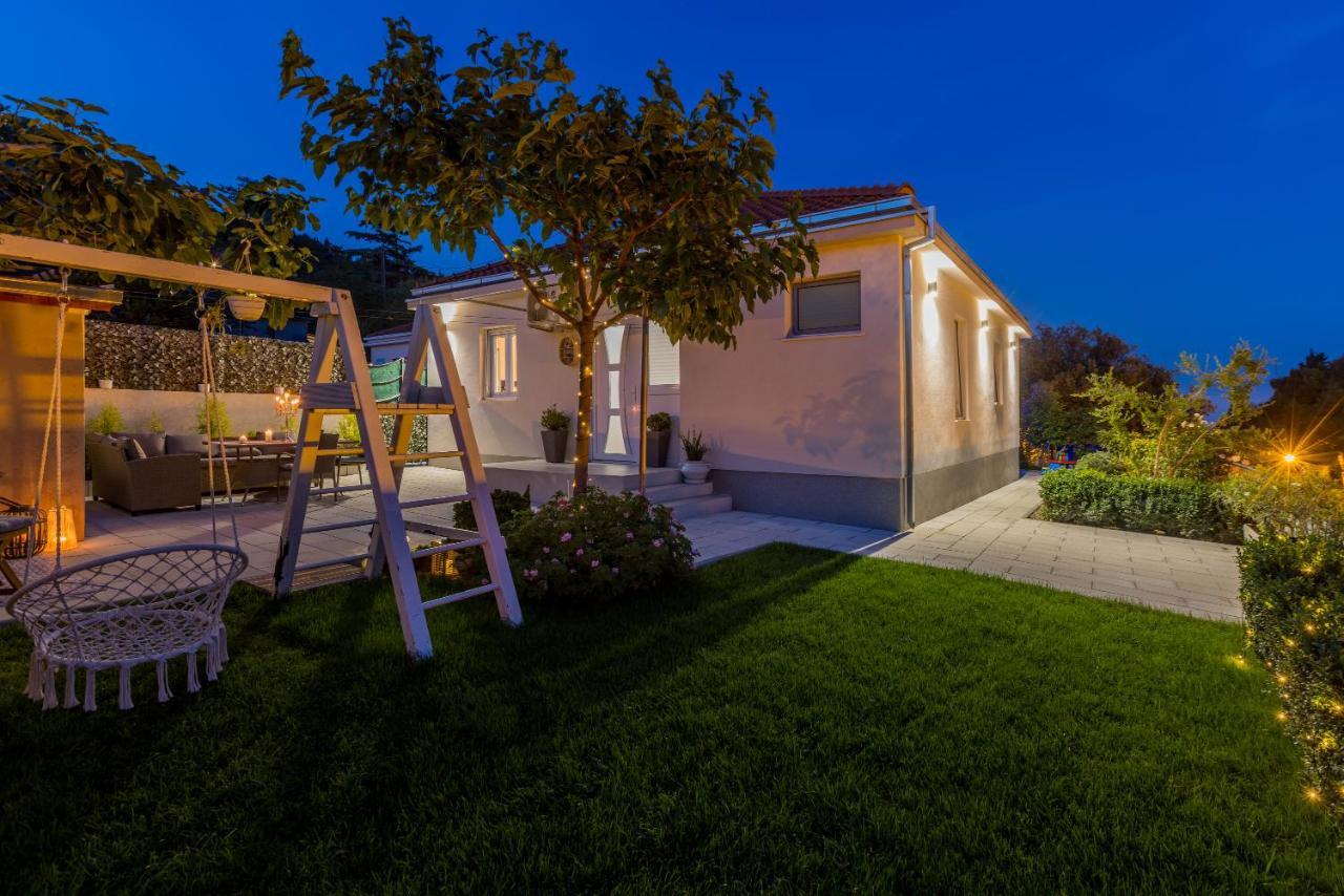 Villa Katess With Heated Pool Split Exterior foto